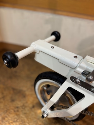 CarryMe x SEicコラボモデル　CLASSIC　カンノーリクリーム/ネイビーブルー