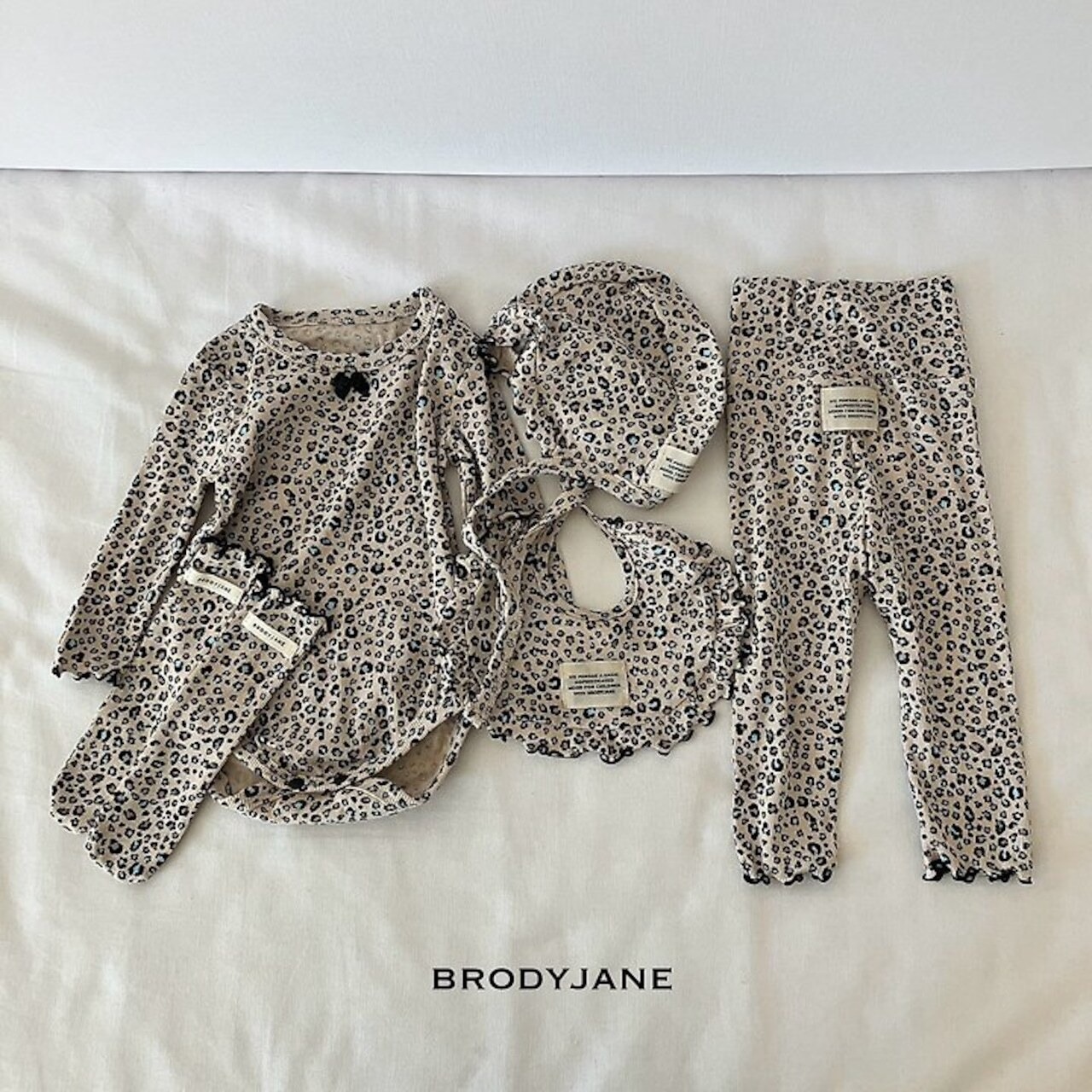 韓国子供服 / 26Autumn / 〖取寄〗Brodyjane / ストレッチレオセットアップ / ベビー服 / 赤ちゃん服 / 上下セットアップ *S/M*