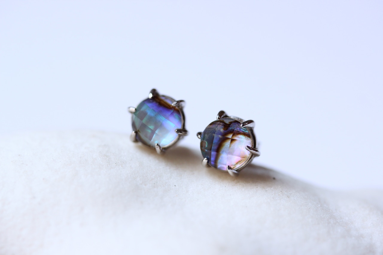 アヴァロンシェル×水晶の一粒ピアス
