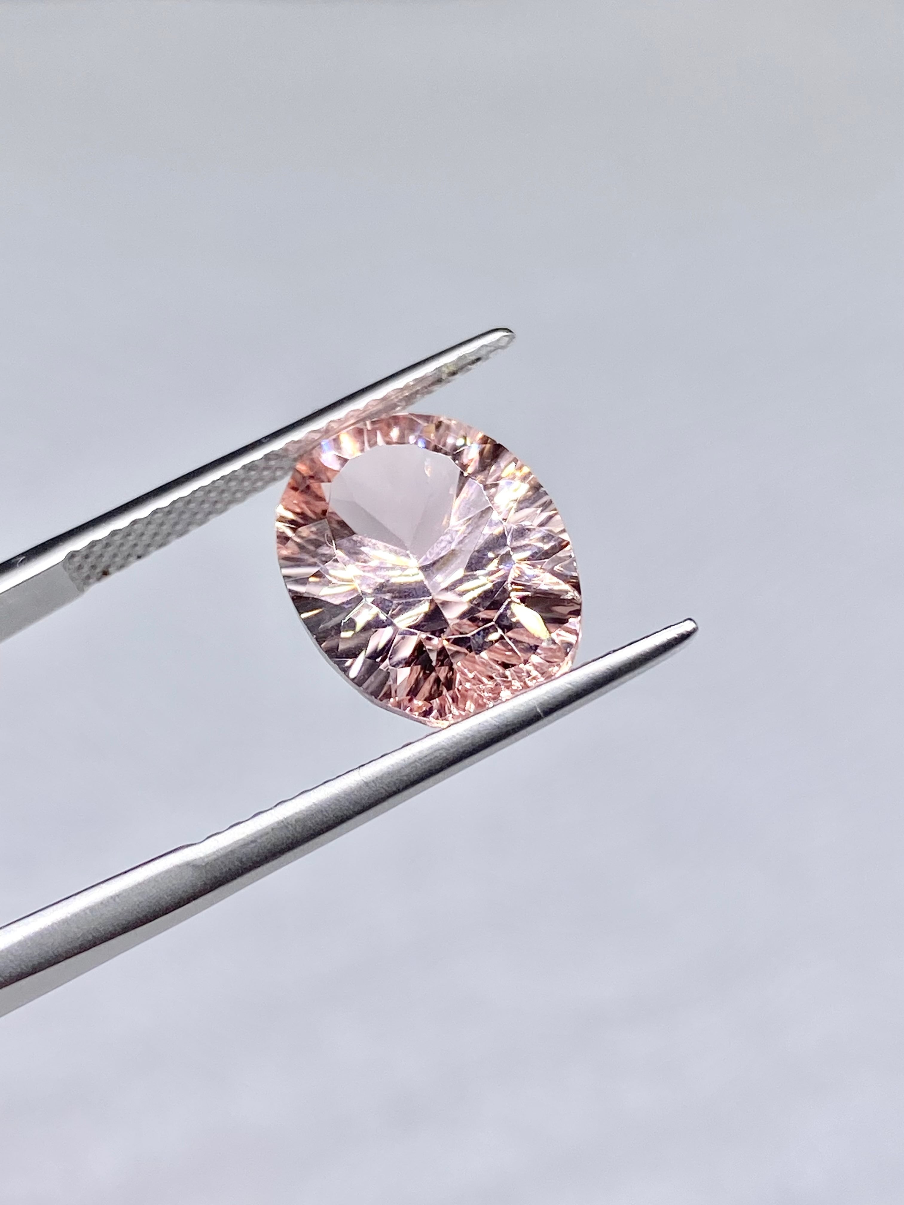モルガナイト（コンケーブカット）5.803ct ルース | シークレット