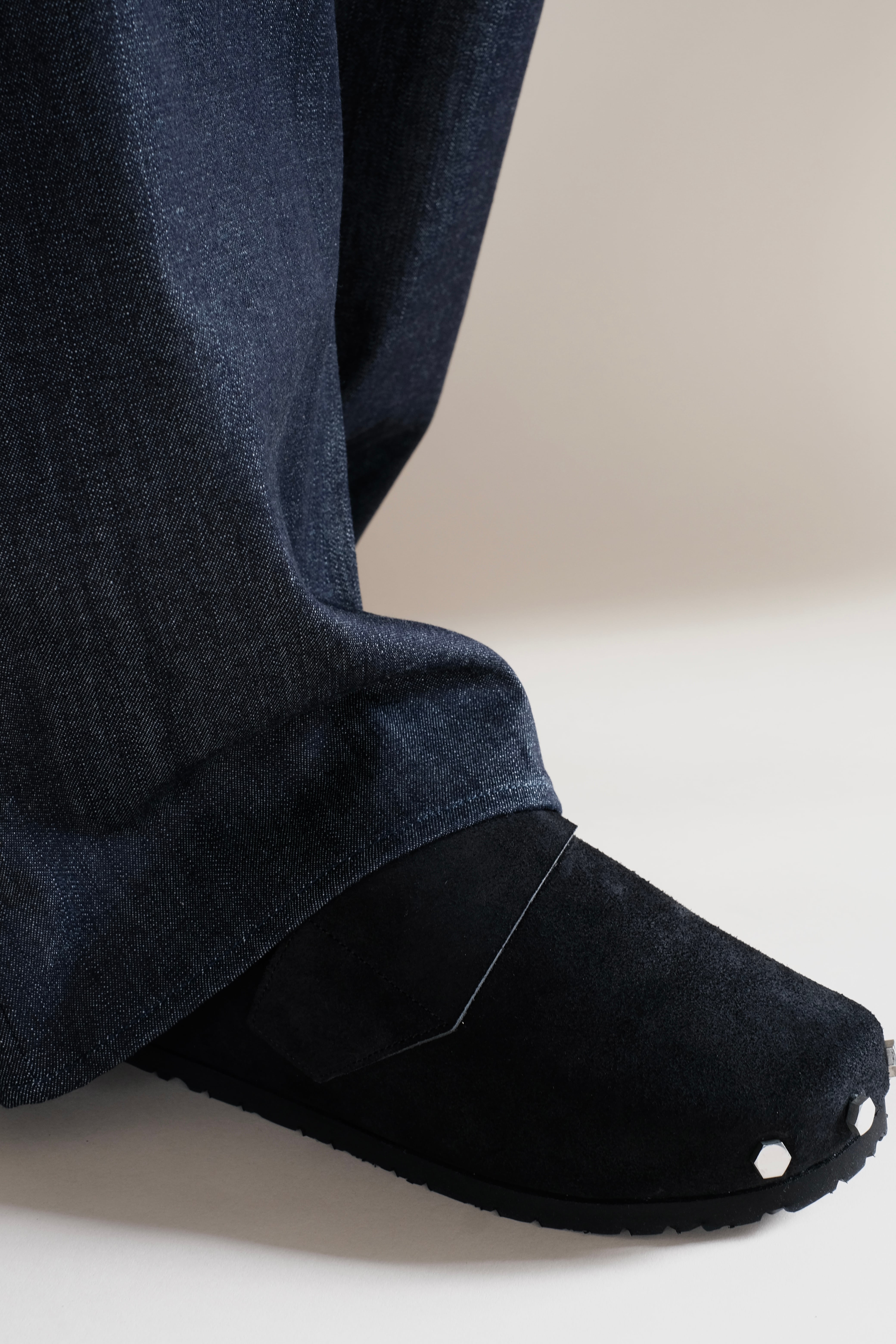 OUAT / BLACK SPACE CLOGS | LIVING