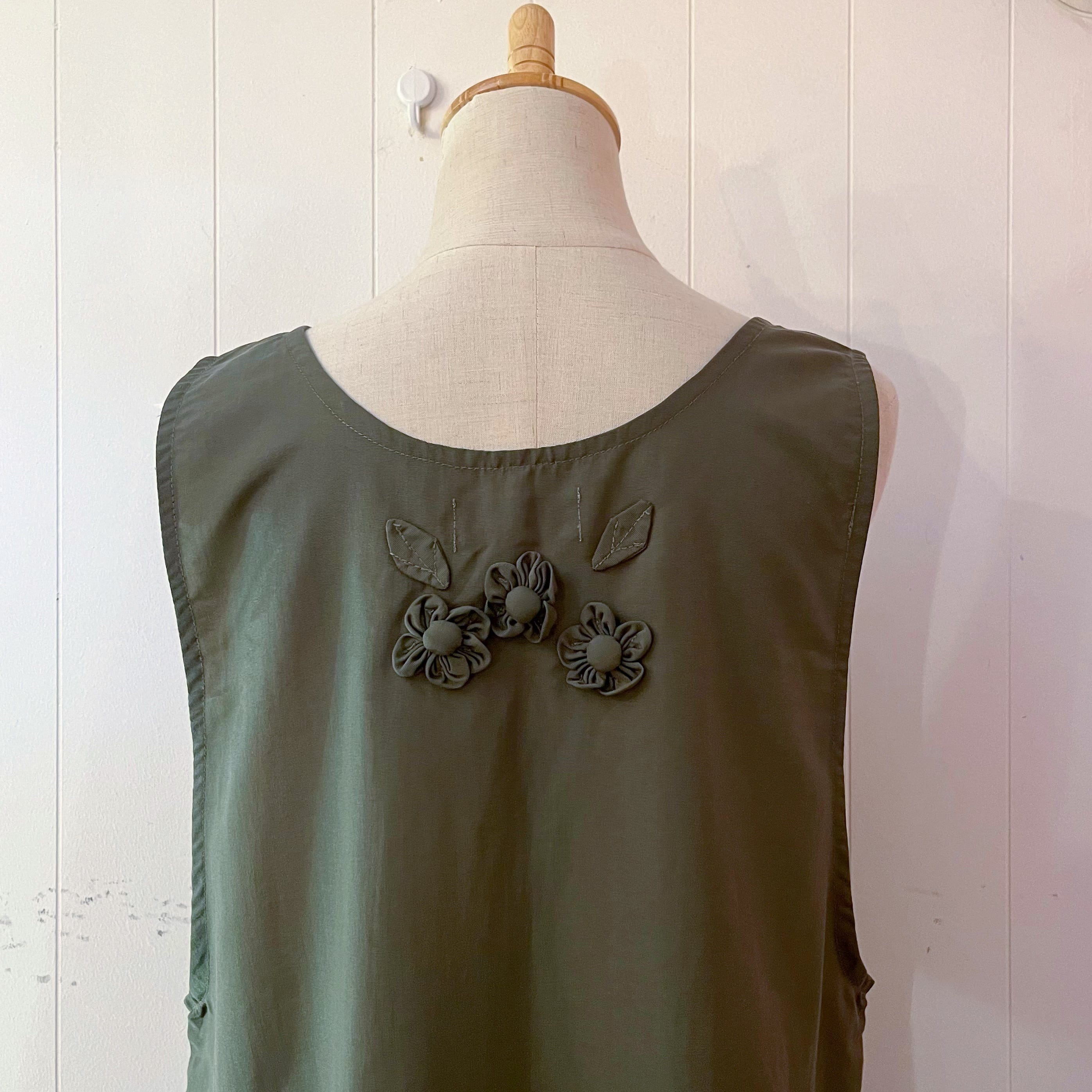 doll applique khaki jumper skirt
