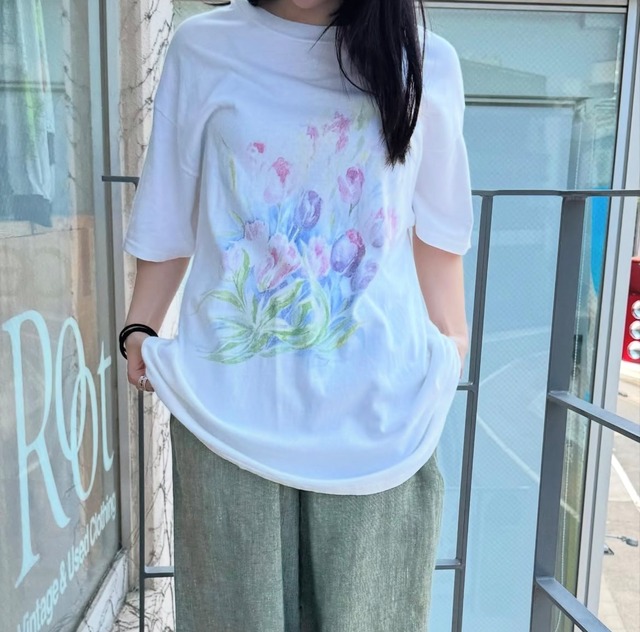 90's flower art T-shirt