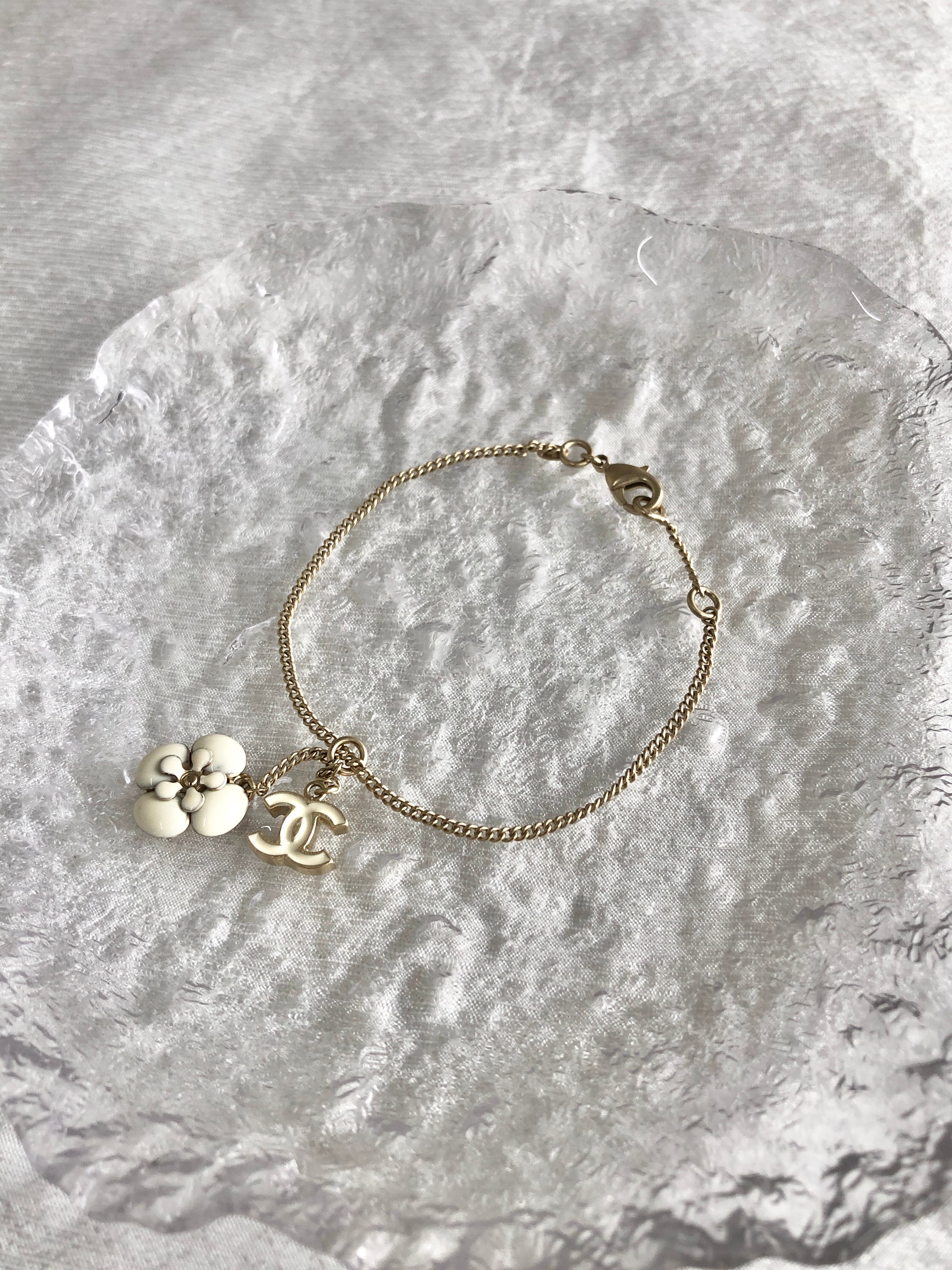 美品 シャネル CHANEL ヴィンテージ ココマーク メタル ブレスレット 美品】CHANEL シャネル ココマーク モチーフバングル メタルゴールド