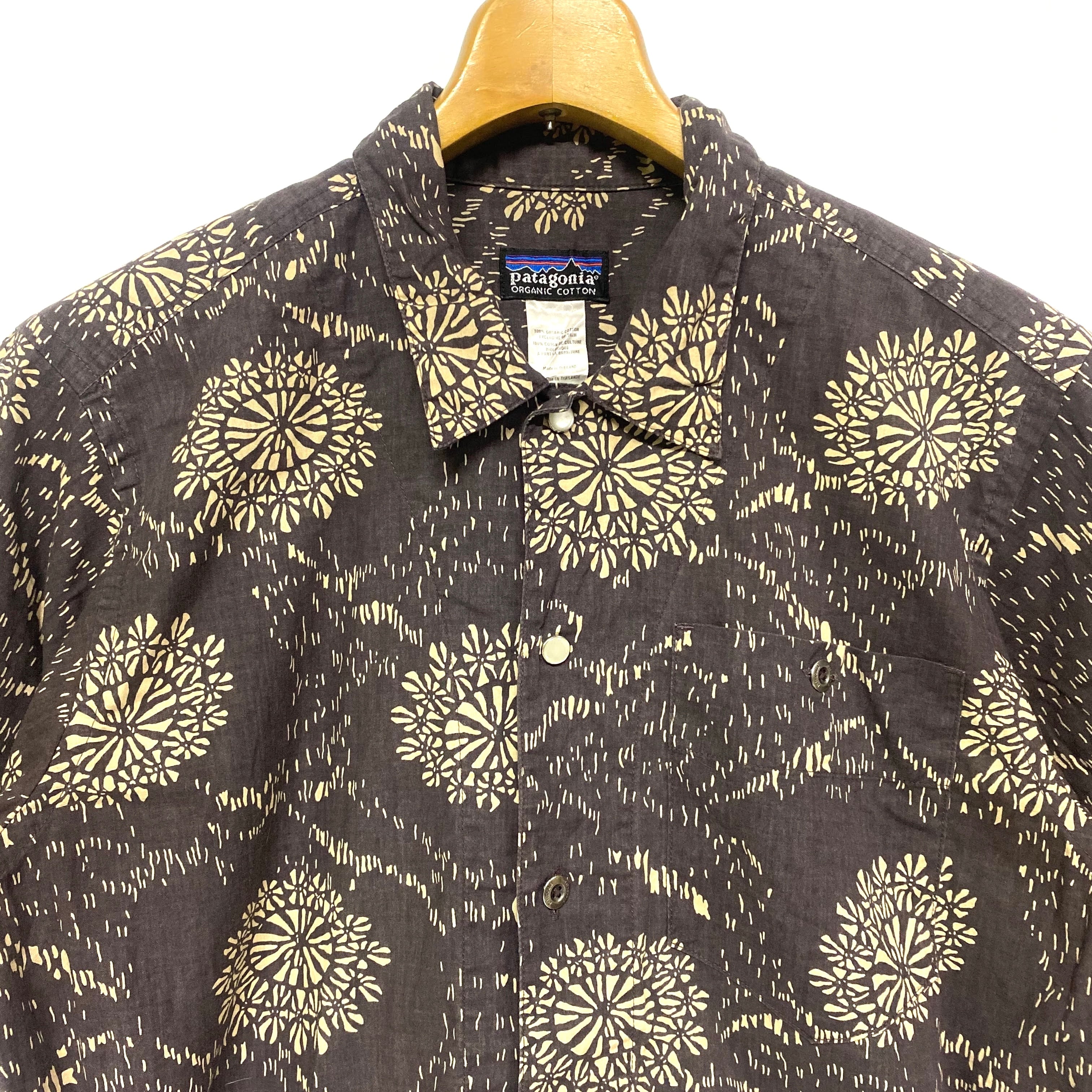 Patagonia パタゴニア オーガニックコットン 半袖シャツ 総柄シャツ メンズs 古着 半袖シャツ 216sa10 Sa Al2110 Cave 古着屋 公式 古着通販サイト Patagonia パタゴニア オーガニックコットン 半袖シャツ 総柄シャツ メンズs 古着 半袖シャツ 216sa10 Sa Al2110 Cave 古着屋 公式 古着通販サイト