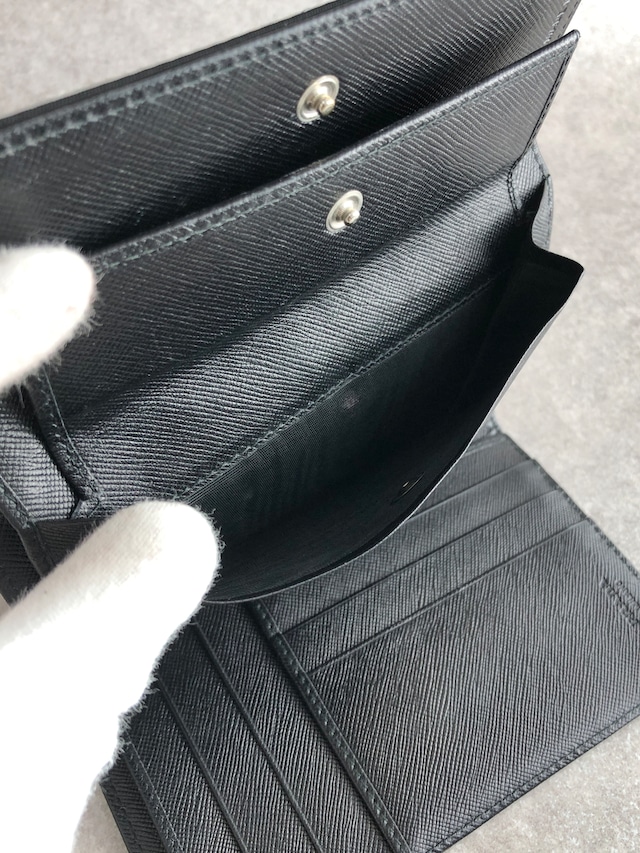 PRADA プラダ 財布 ブラック トライアングルロゴ レザー 3つ折り vintage ヴィンテージ オールド vdir46