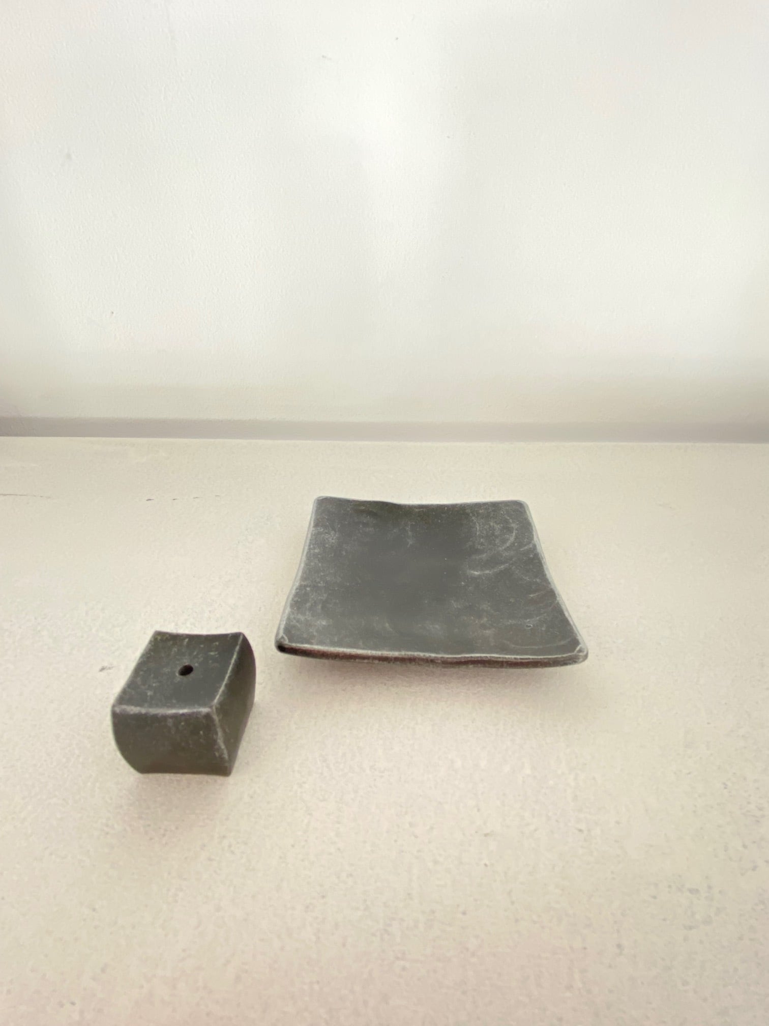 お香立て 四角四角T | 鍛鉄工房イヌイ