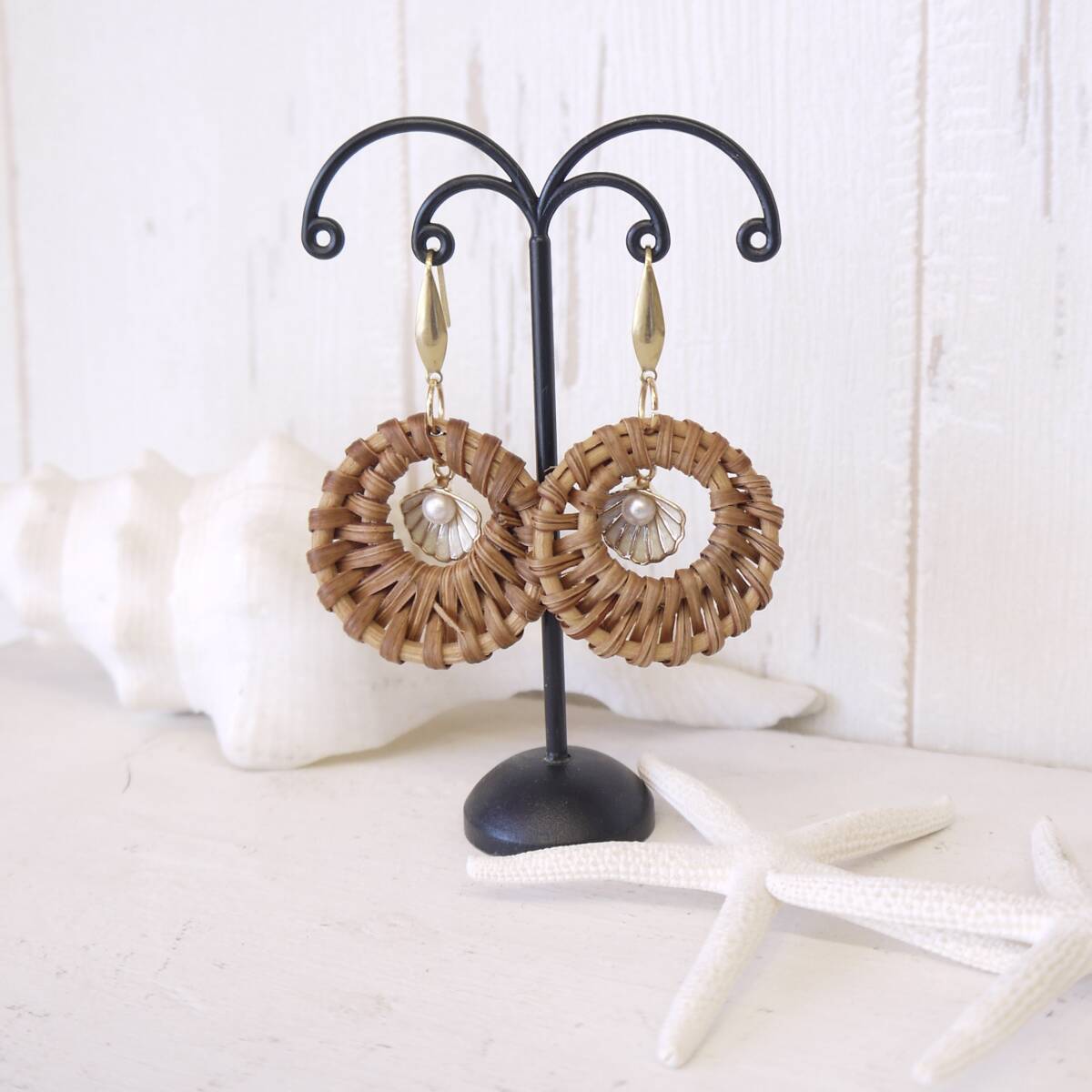 ★ハワイ直輸入★ハワイ ラタン ピアス/編みピアス/ブラウン/フープ/夏ピアス/シェル<フープ ブラウン>