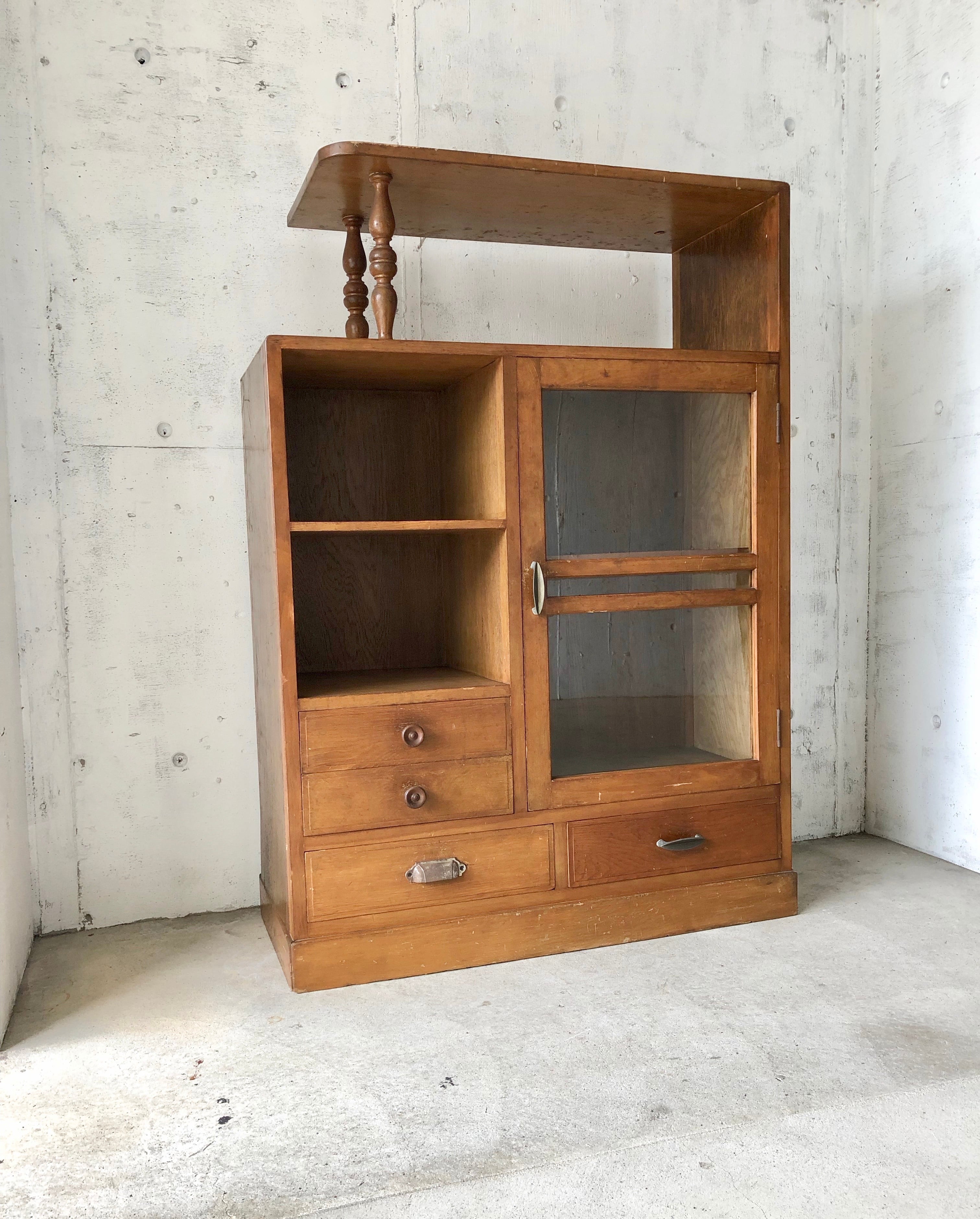 ろくろ飾りの木製キャビネット［古家具］ | giraffes craft