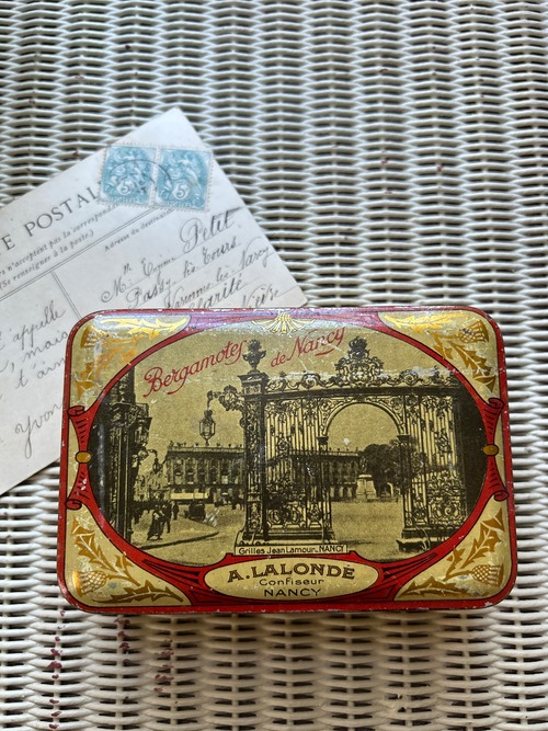 フランスVintage Bergamote de Nancy のTin ティン缶 小物入れ インテリア 撮影小物