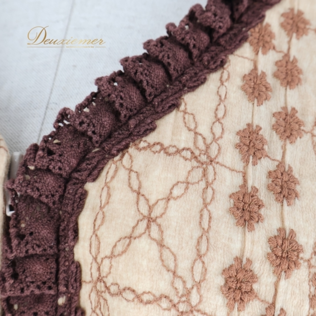 フラメンコ 衣装 ソニアジョーンズ SONIA JOHNES トップス ブラウス ファルダ スカート ツーピース セットアップ 水玉 ドット フリル 刺繍 イエローベージュ ベージュ系 ブラウン系 フラメンコ衣装 おしゃれ 可愛い おすすめ パーティ 大人 舞台衣装 ステージ衣装 長袖