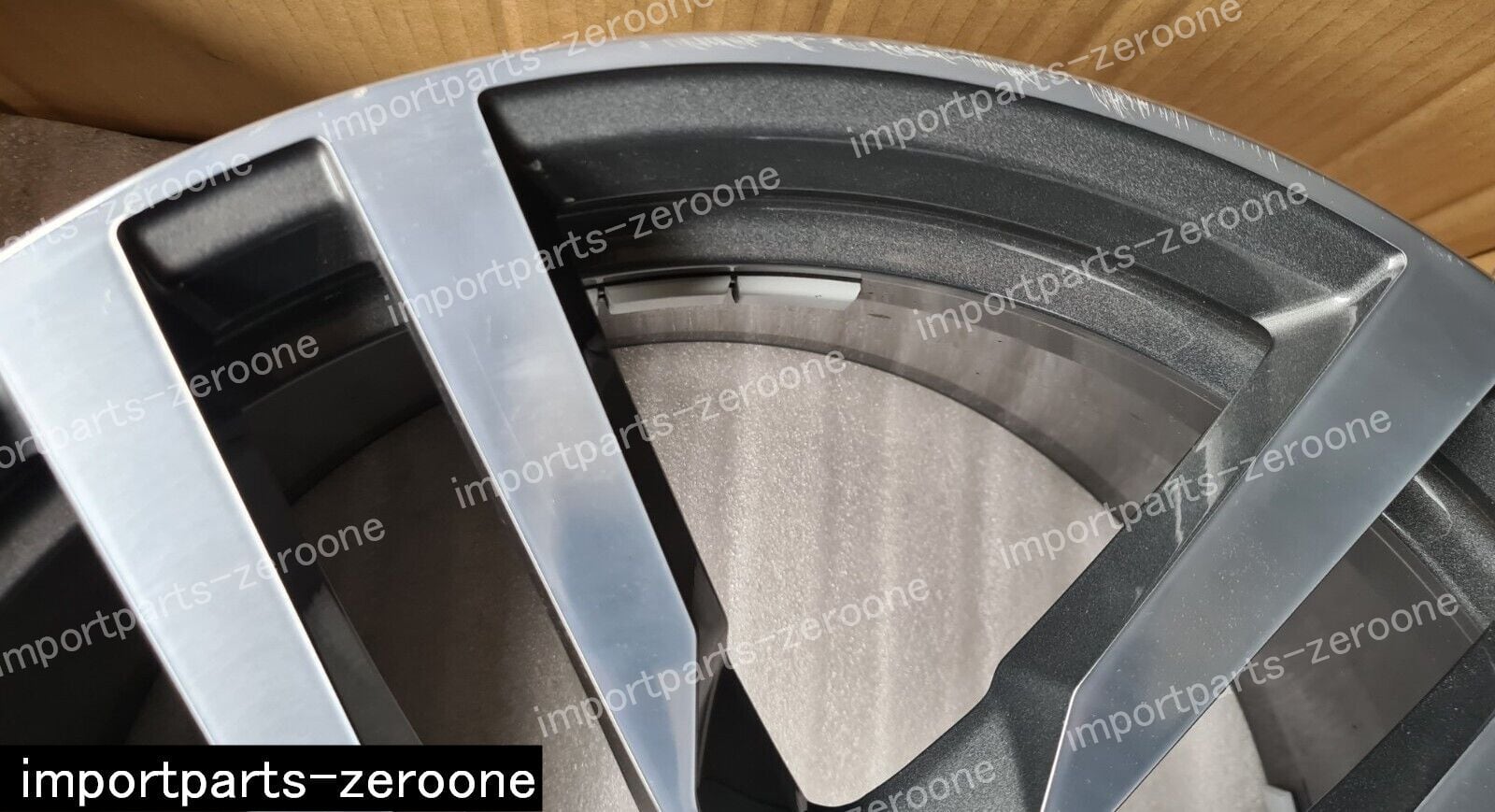 純正アウディ TT TTS TTRS MK3 8S 19インチ9J合金ホイール8S0601025F1