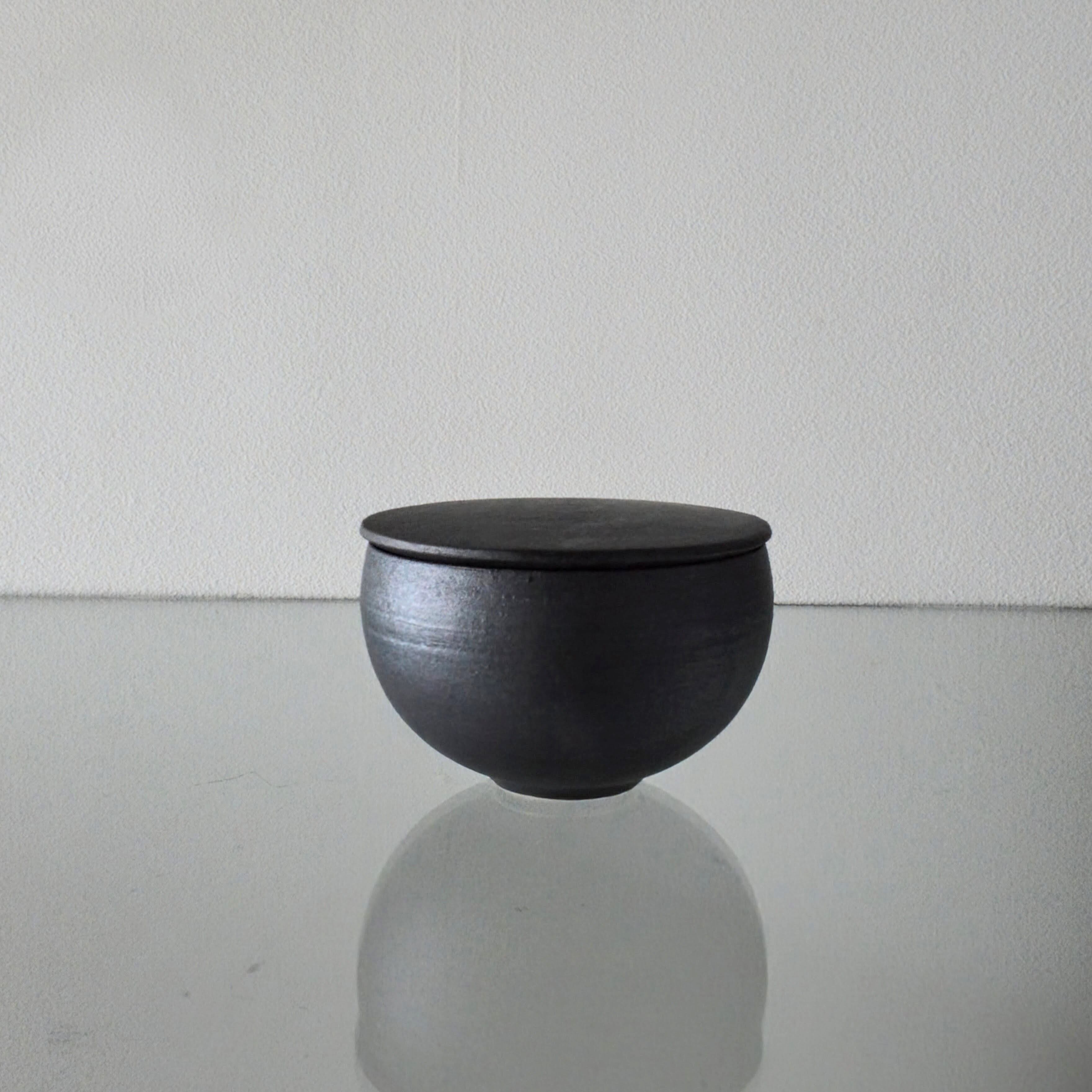 【LIMITED】小野俊 / 黒鉄釉 蓋物(丸)ML