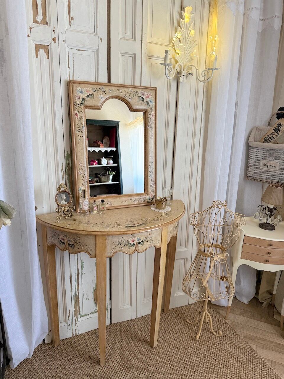 コンソールとミラーのアンサンブル