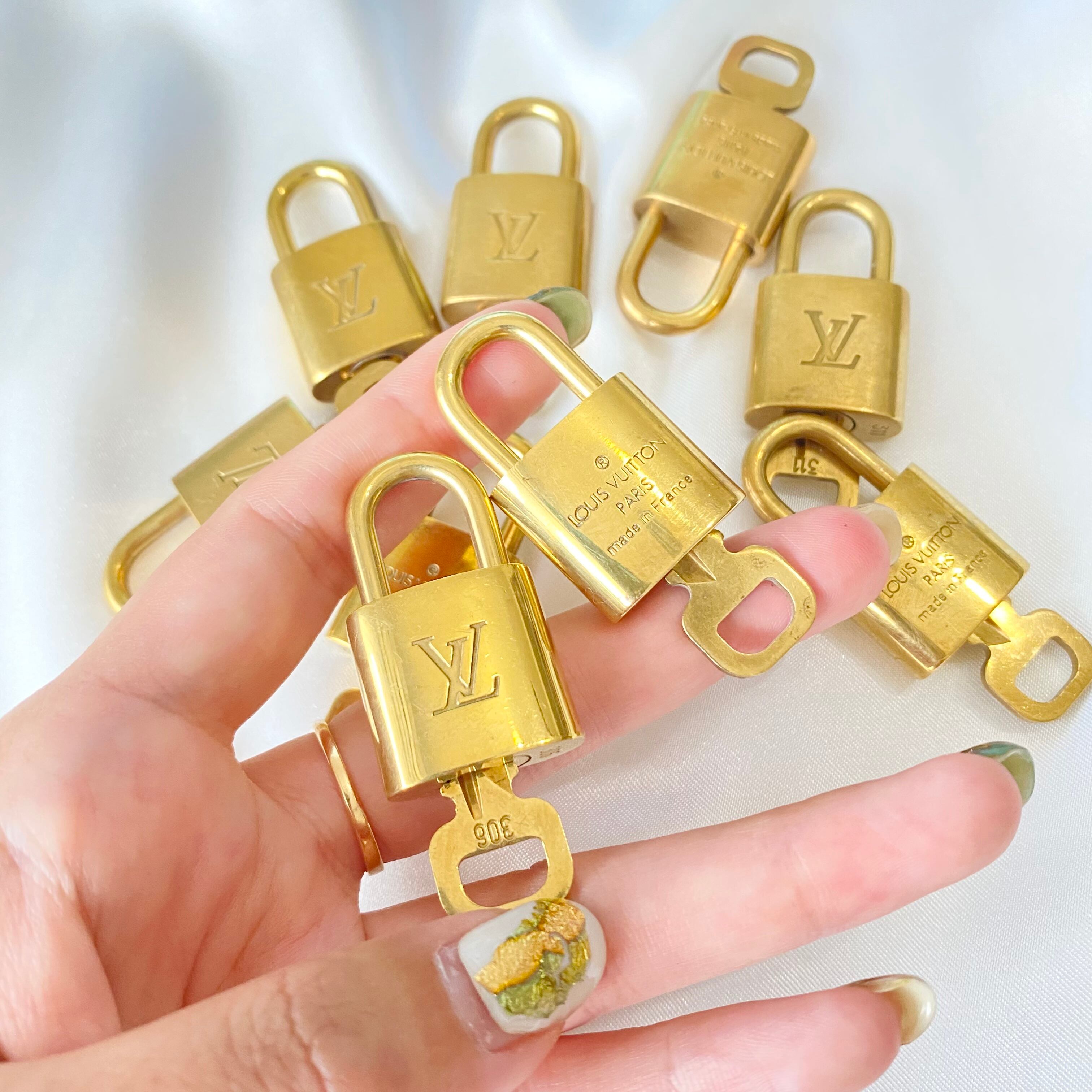 ☆LOUIS VUITTON ルイヴィトン カデナ 南京錠 ダイヤル式 つまみ出さ  