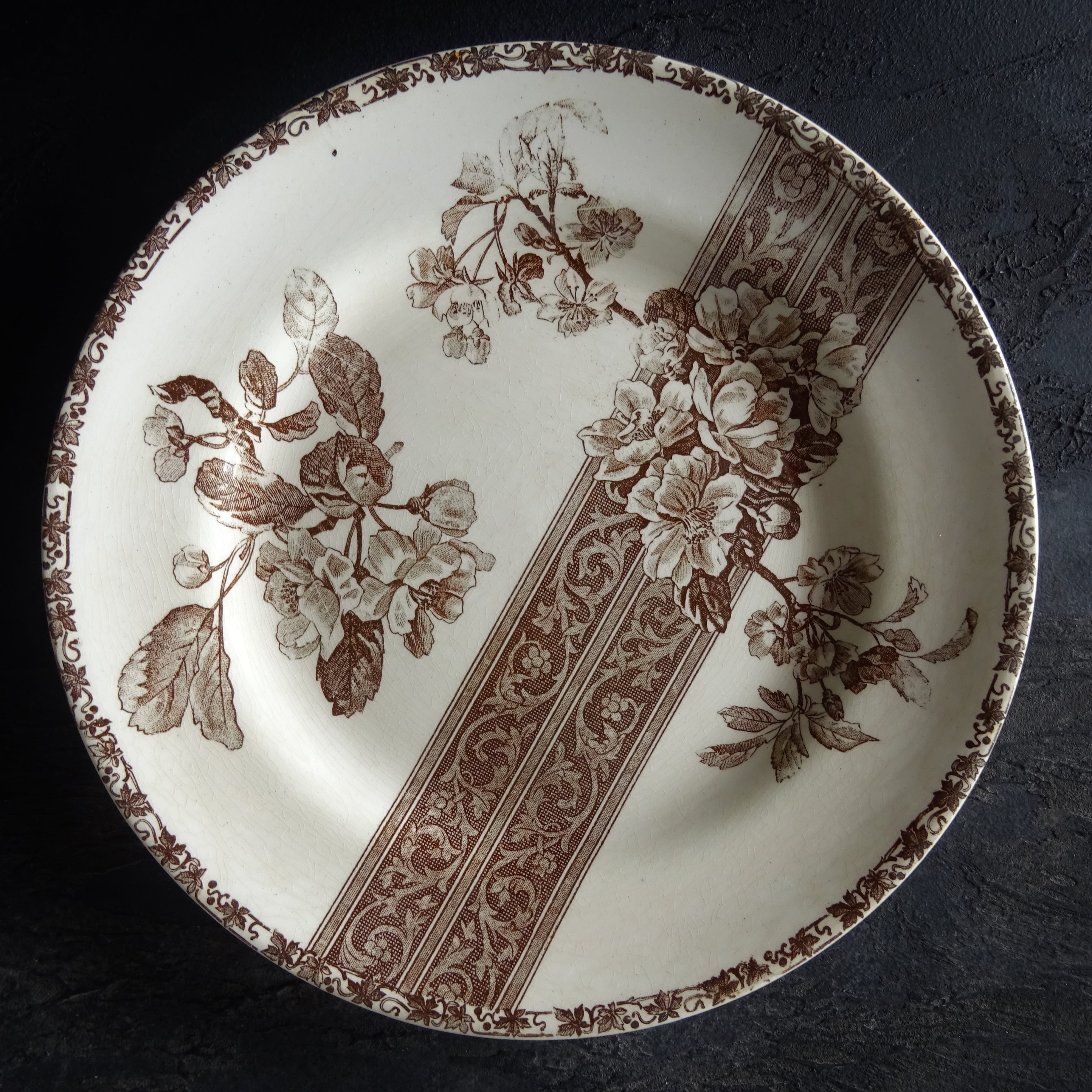 【 Épuisé 】Émile bourgeois / Le Grand Dépôt  décor 《Fleurs de pommier》assiette plate (B)