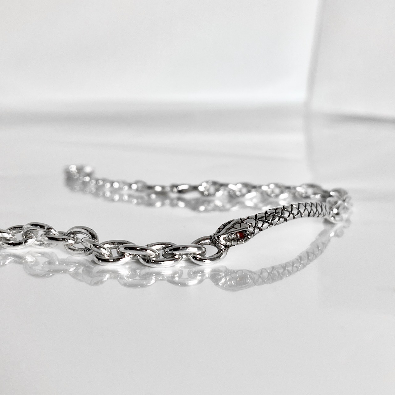 SNAKE CHAIN BRACELET w/ GARNET / スネークチェーンブレスレットガーネットアイズ