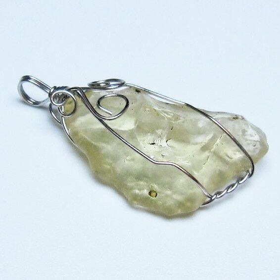 リビアングラス ペンダント 一点物 メール便可 112-13726