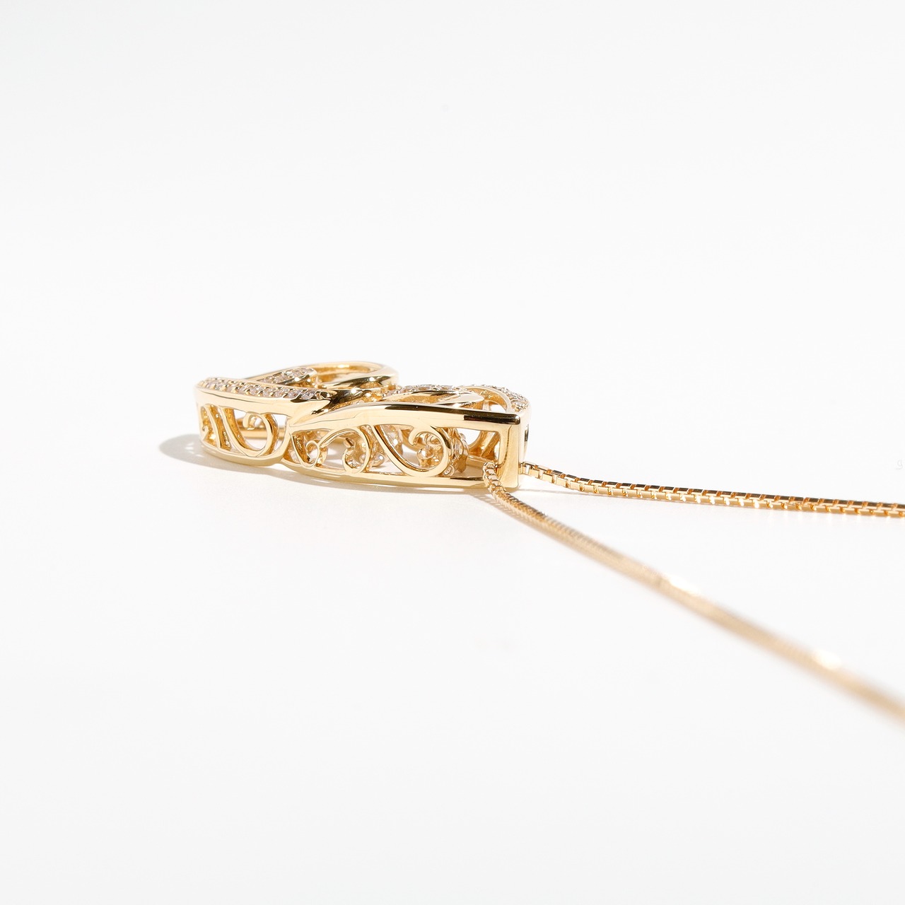ダンシングダイヤモンド デザインネックレス K18 / 0.250ct / 0.160ct