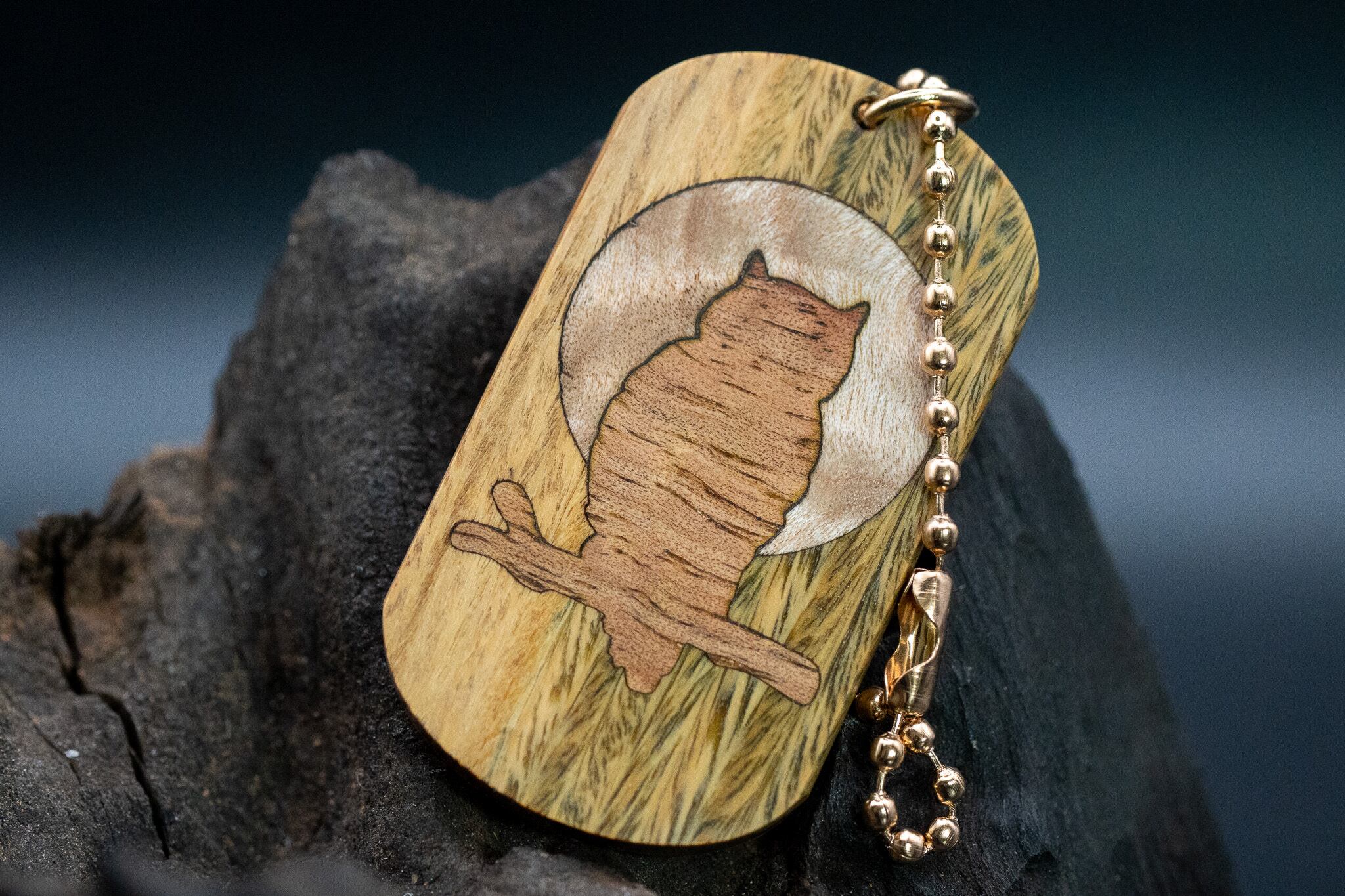 【翡翠の木】 パロサント ドッグタグ 象嵌 夜とミミズク