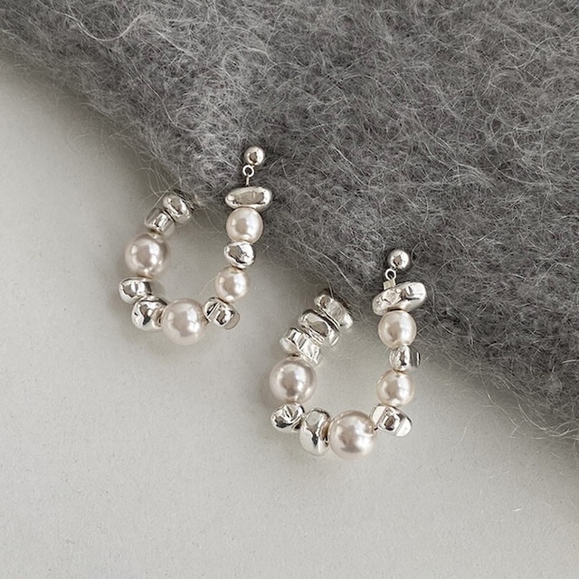 silver and pearl pierce 10951
