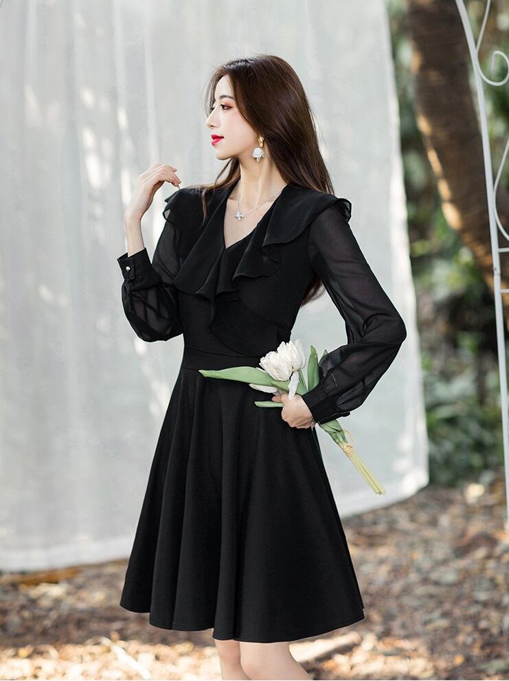 フリル付き黒　オケージョンドレス フリル付き黒オケージョンドレス