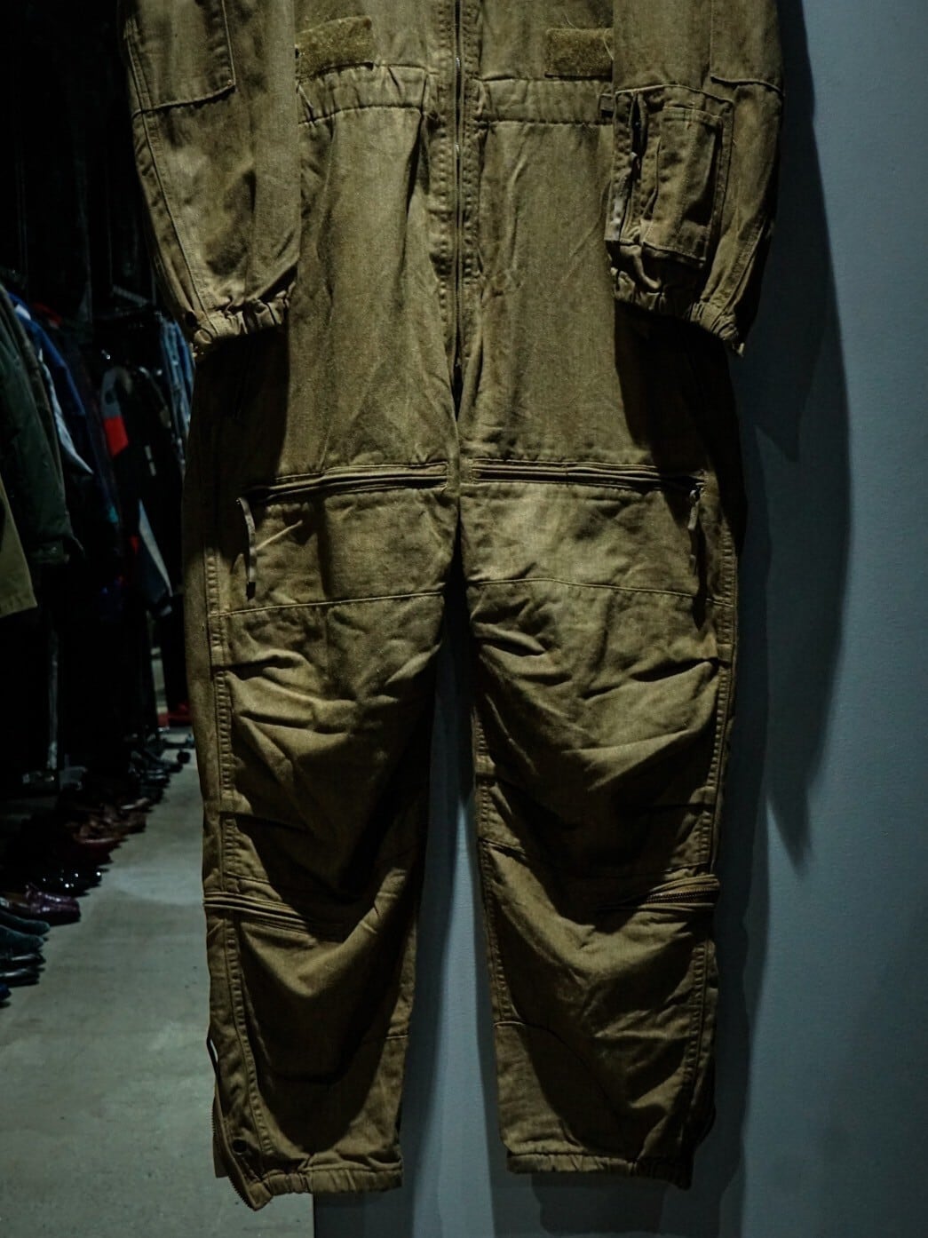 add (C) vintage】Beige Color Multi Gimmick Vintage Jump