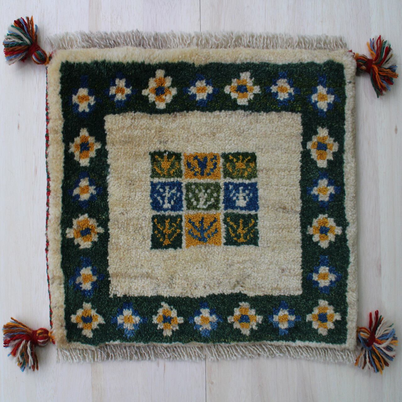 ミニギャッベ 座布団サイズ イラン産 42×36㎝ （品番404018560） ペルシャ絨毯バハール