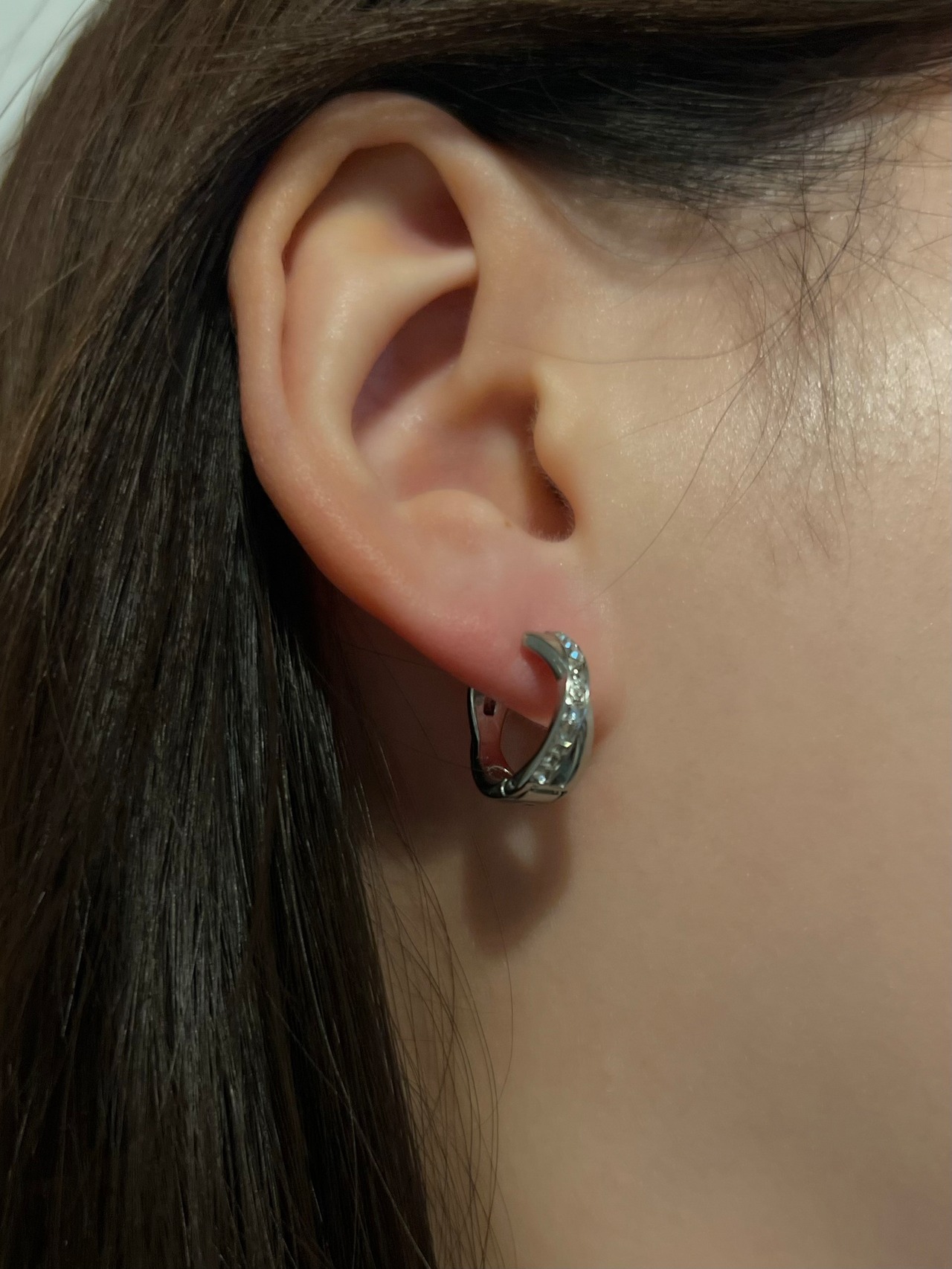 Crossed zirconia pierce