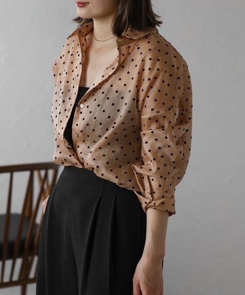 クラッシックドットエアリーブラウス