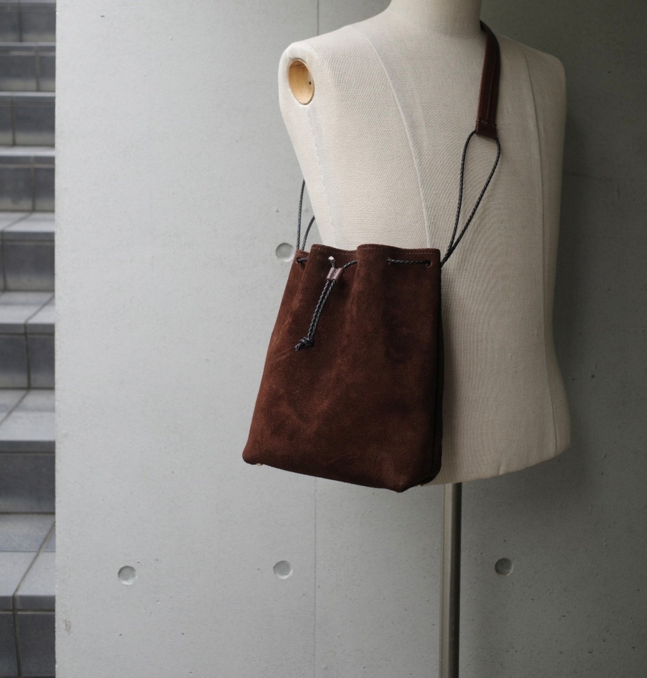 L-Levan suede dark brown