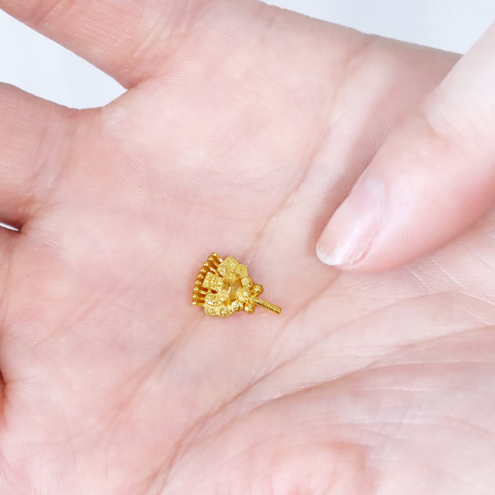 純金のだるま② 約1g 指先サイズの芸術品 JUNGOLD | JUNGOLD【純金の世界】
