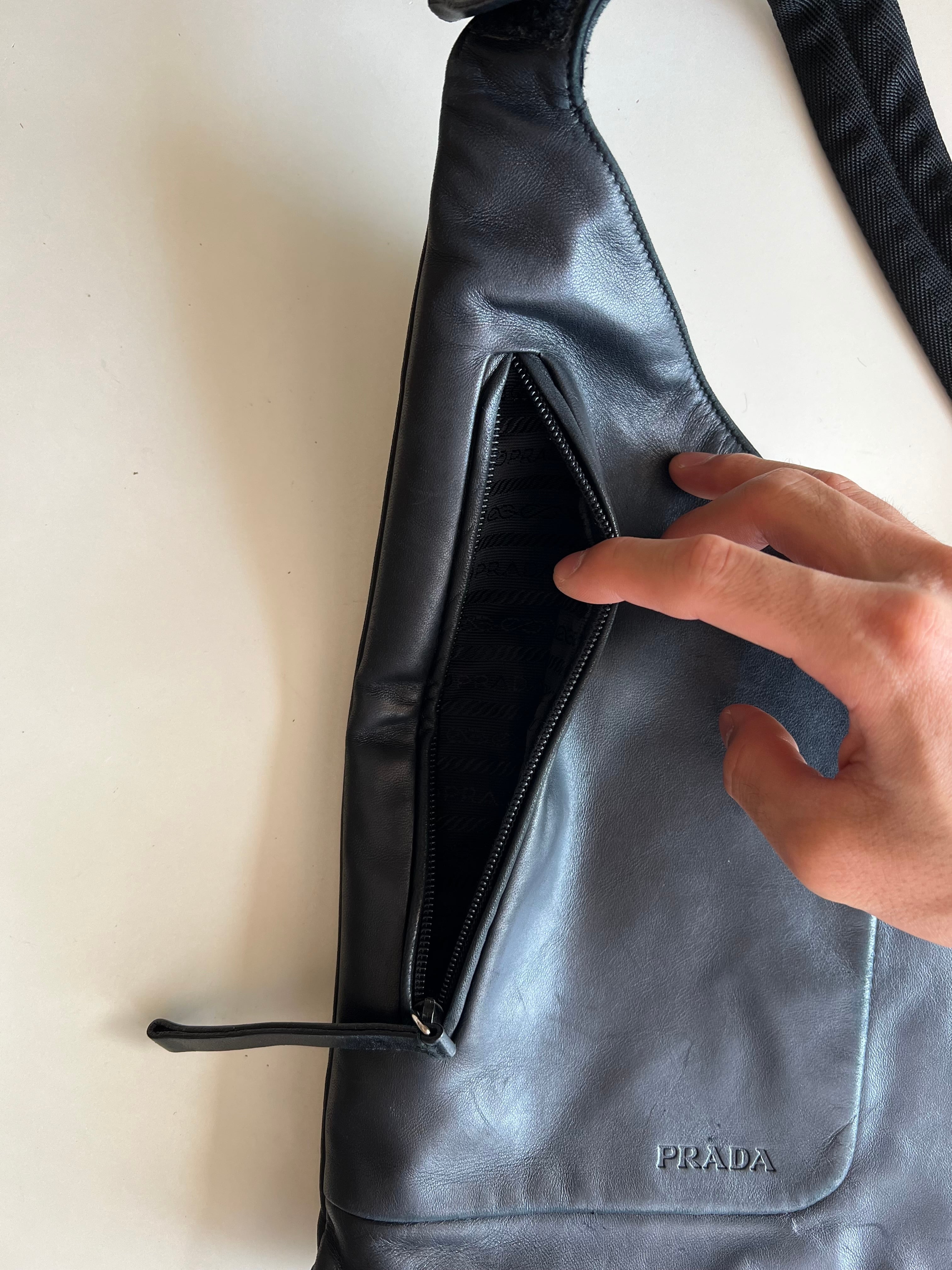 FW1999 PRADA LEATHER BODY BAG | triptraproll 