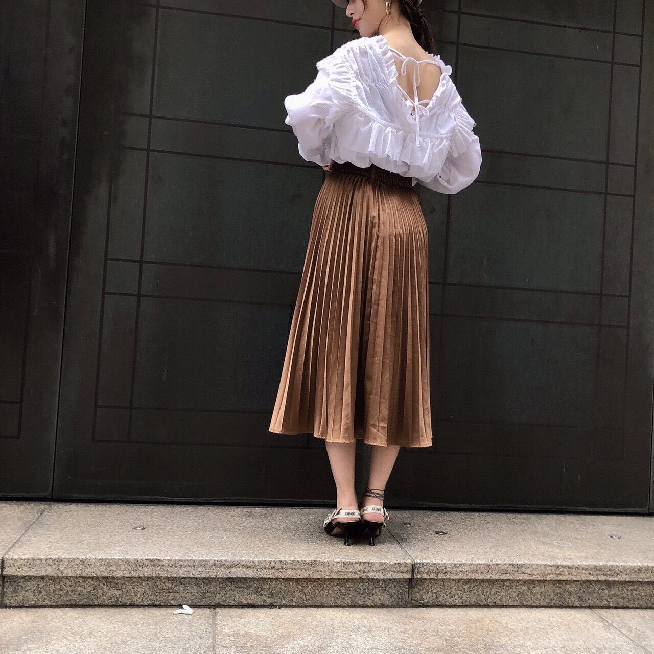 Shiny pleats skirt / gold