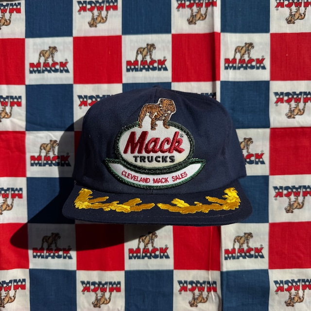 1980’s Deadstock "Chevron" Mesh Cap Trucker Hat/ Charcoal/ made in USA