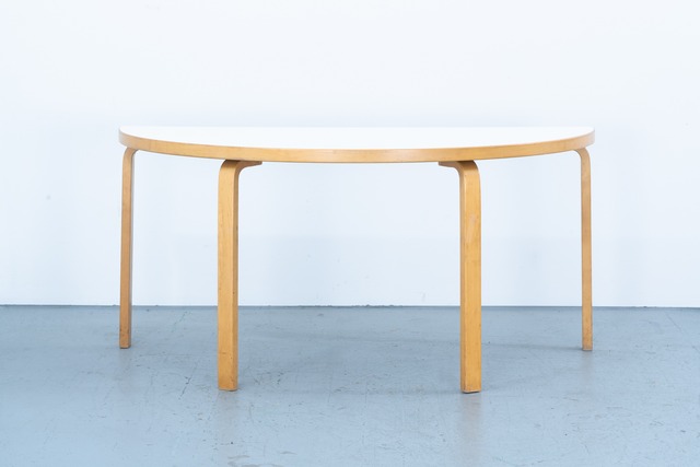 Alvar Aalto | Semicircular Table White Laminate