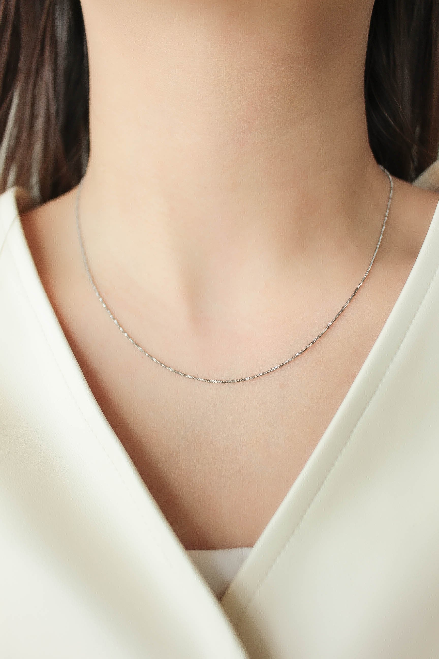 0.9mm Glitter Necklace | 金属アレルギー対応のアクセサリー ebine