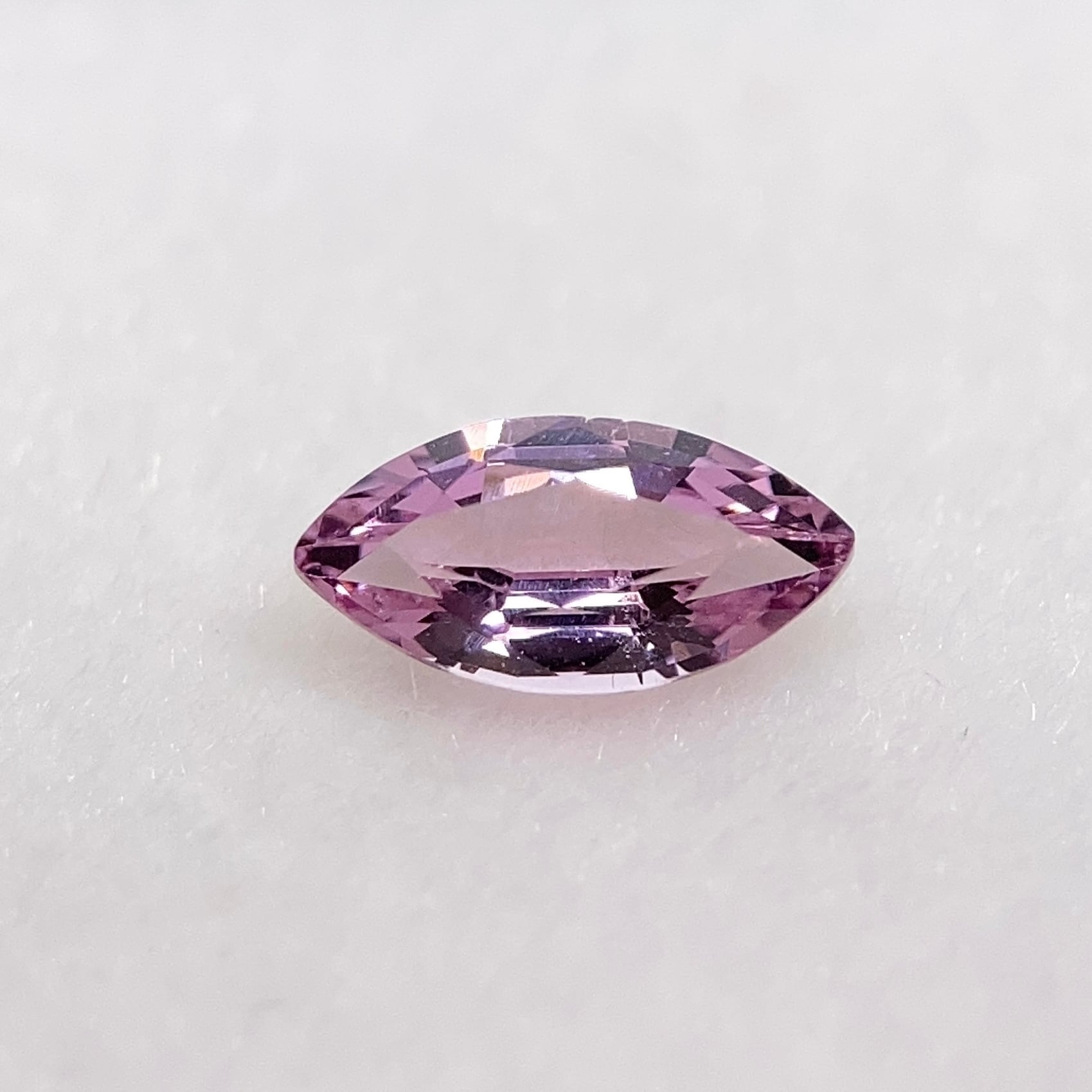スピネル マーキスカット ルース 0.40ct ピンク系 約7mm×3.5mm r-0657