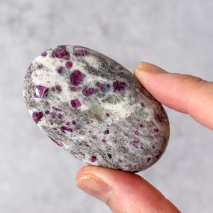 ルビーインフェルドスパー 02 パーム * Ruby * 天然石