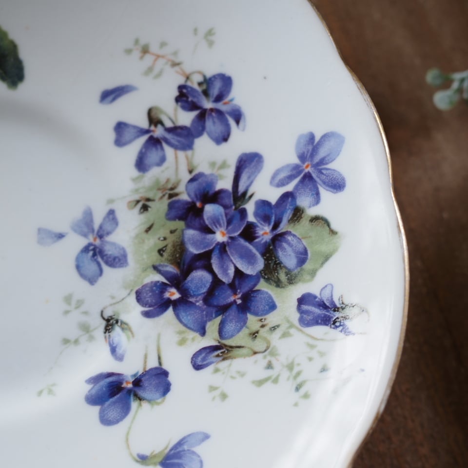 英国ハマースレイ ヴィクトリアンバイオレット トリオ カップ