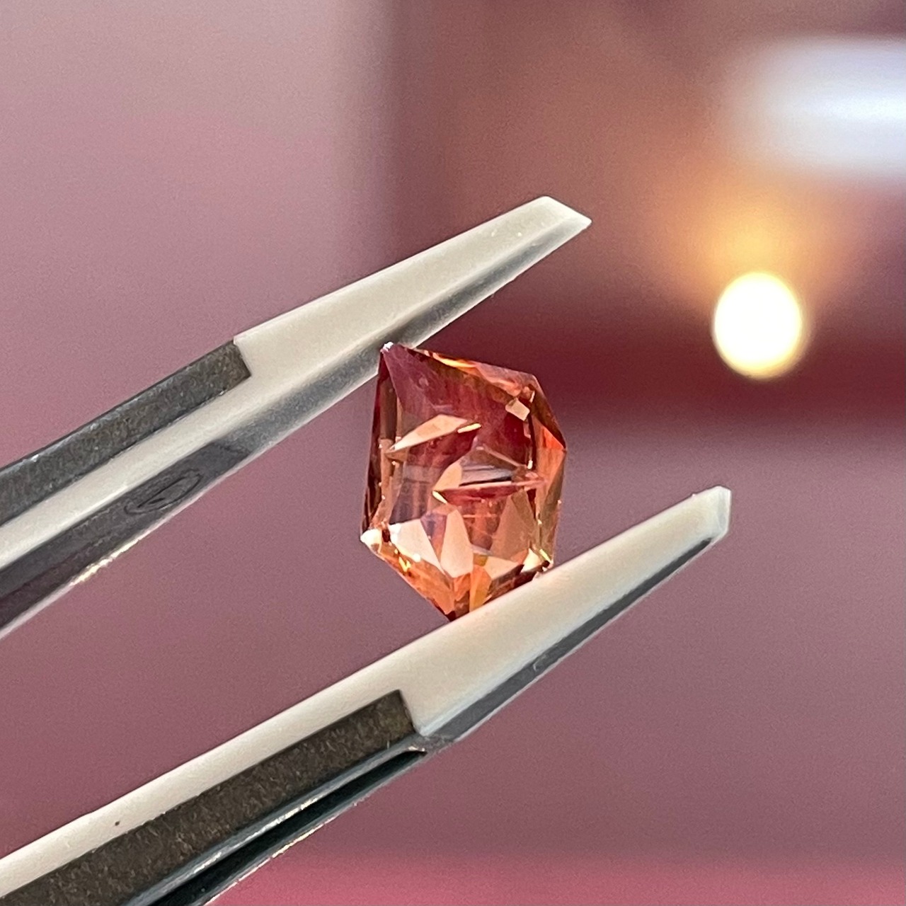 オレゴンサンストーン 8x6mm, 合計1.27ct (Alexander Kreis)