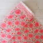 ブロックプリント生地【50cm単位】インド綿 片耳ボーダー付き 花柄 コーラルピンク #38776-PK4