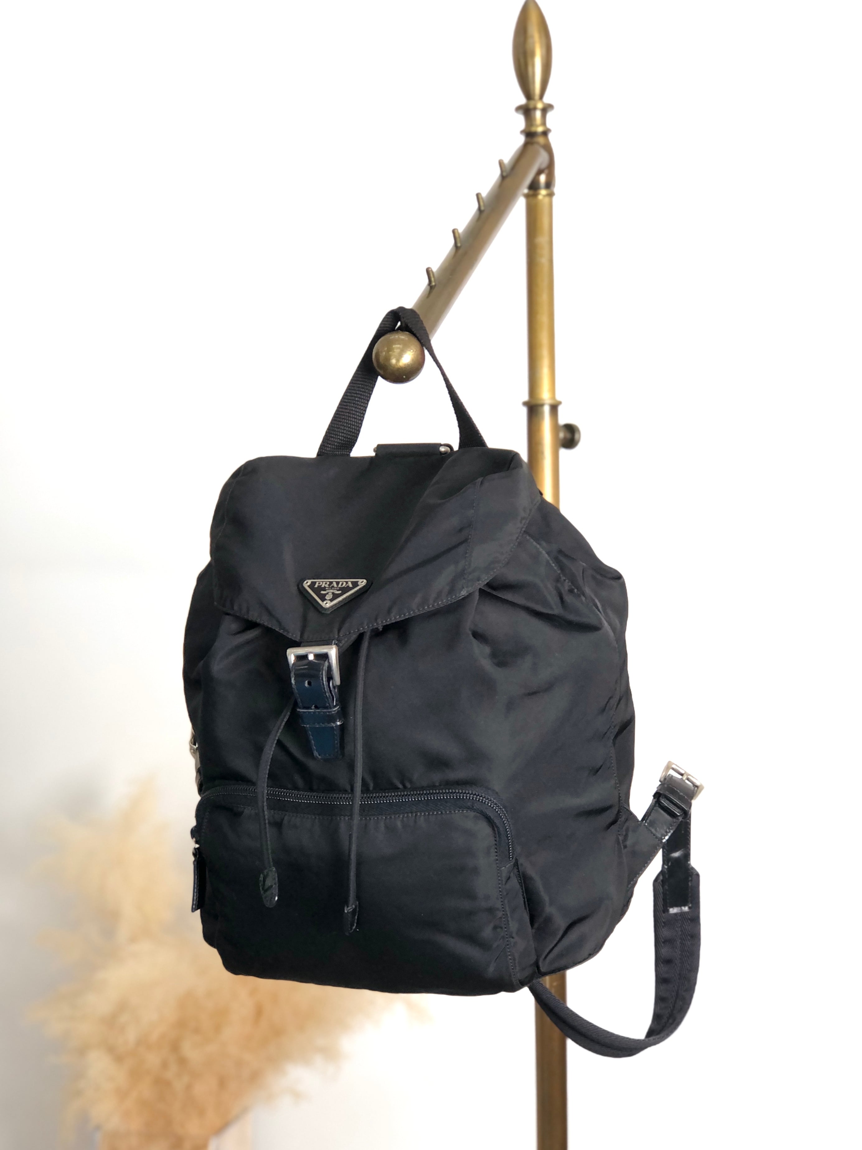 PRADA プラダ バックパック ブラック トライアングルロゴ フロントバックル ナイロン フロントポケット リュック vintage ヴィンテージ オールド 6abvn2