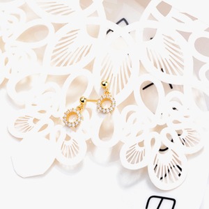 ラウンド型 キュービックジルコニアドロップピアス U0366