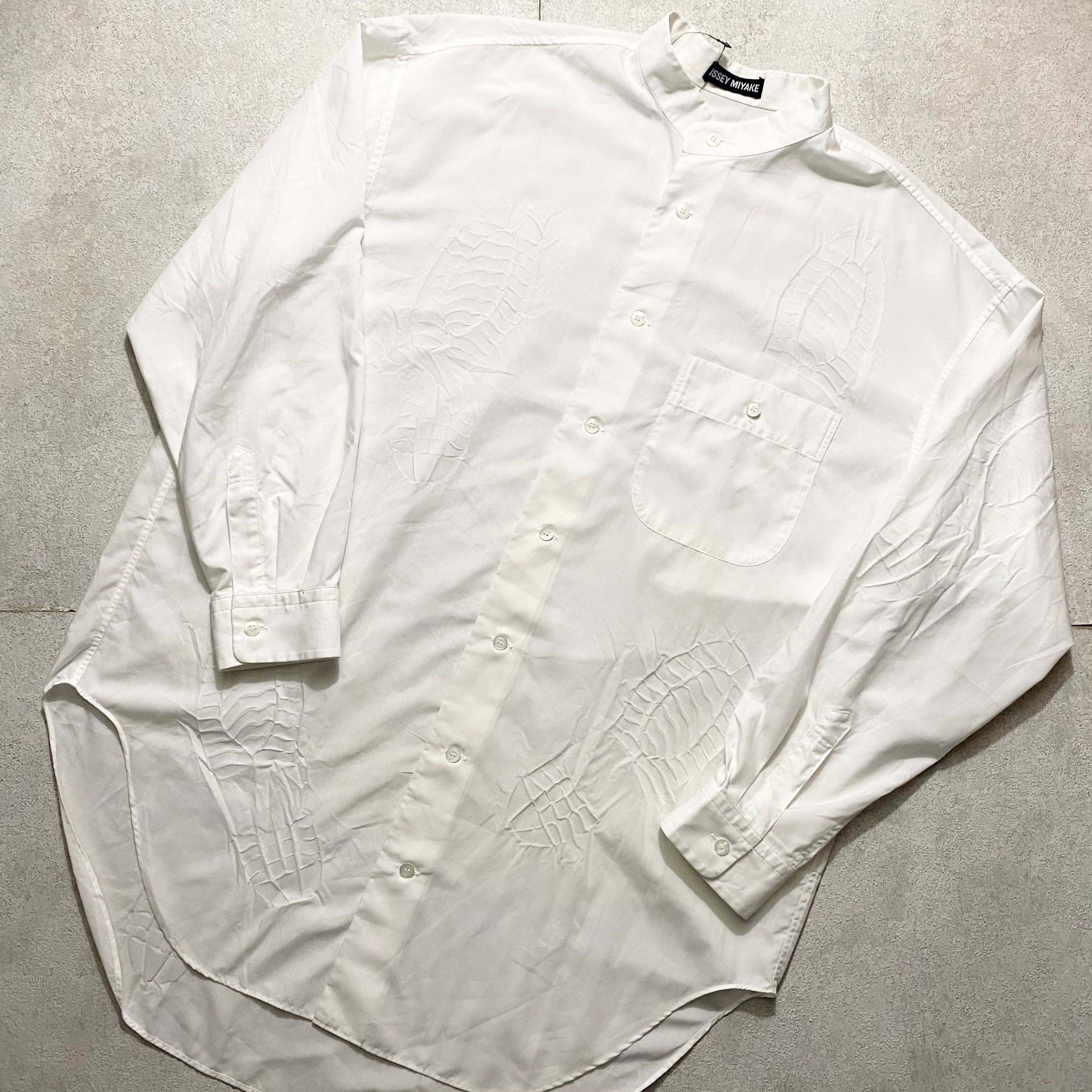 ISSEY MIYAKE foot print embossed band collar shirt | NOIR ONLINE ISSEY MIYAKE foot print embossed band collar shirt | NOIR ONLINE