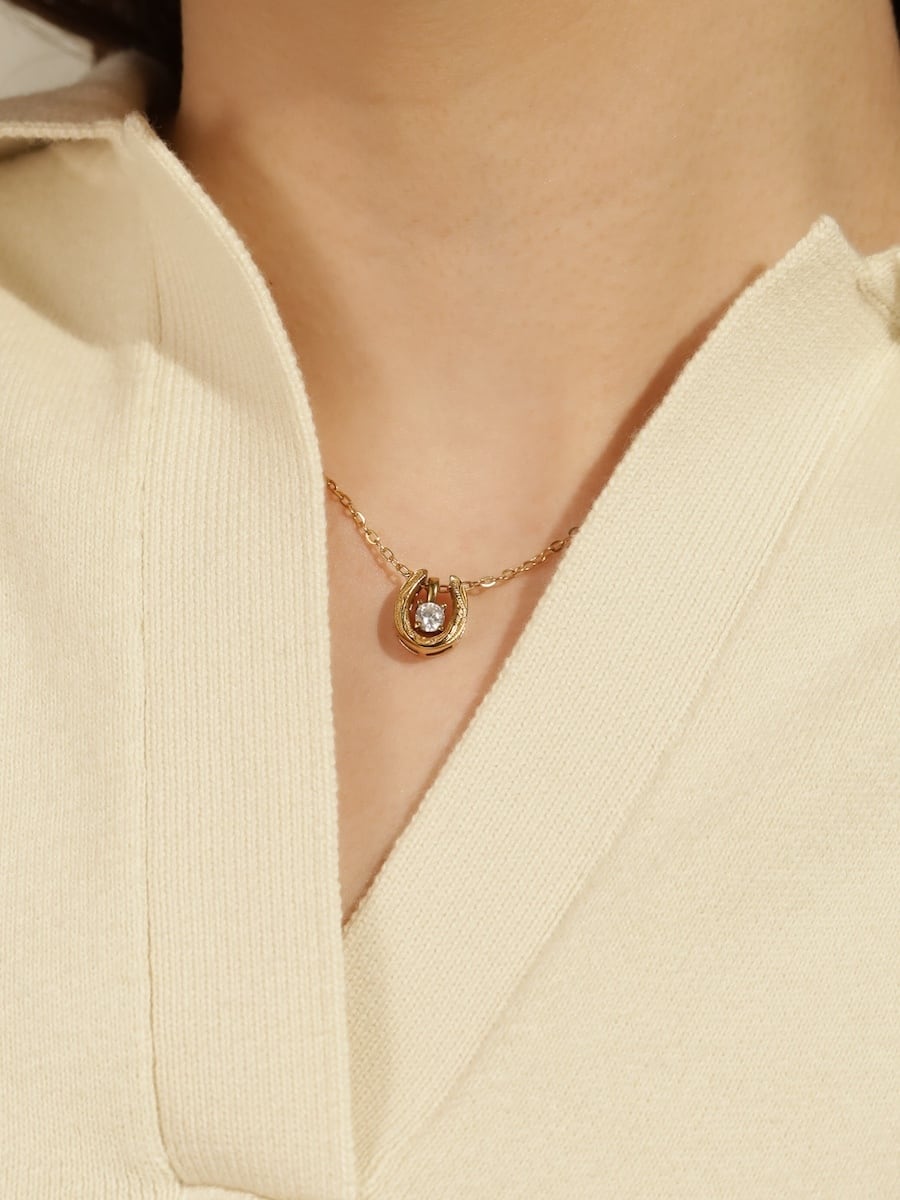 316L hawaiian zirconia horseshoe necklace #n36 | rani