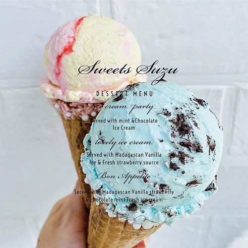chocolate mint ice cream ＆strawberry vanilla ice cream