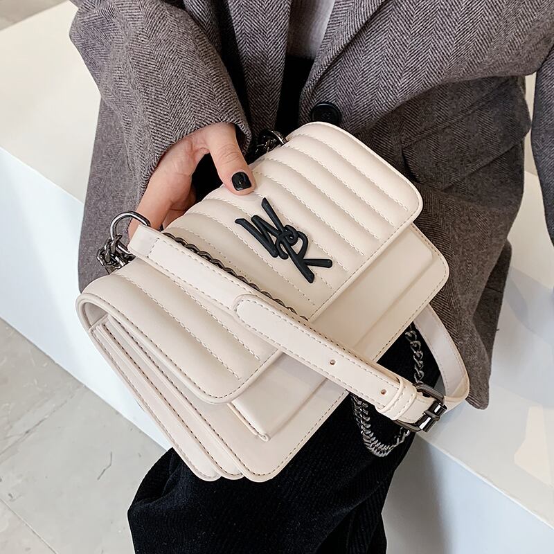 チェーン スタイル スクウェア メッセンジャーバッグ Tiancai_Wing_Bag39878343132