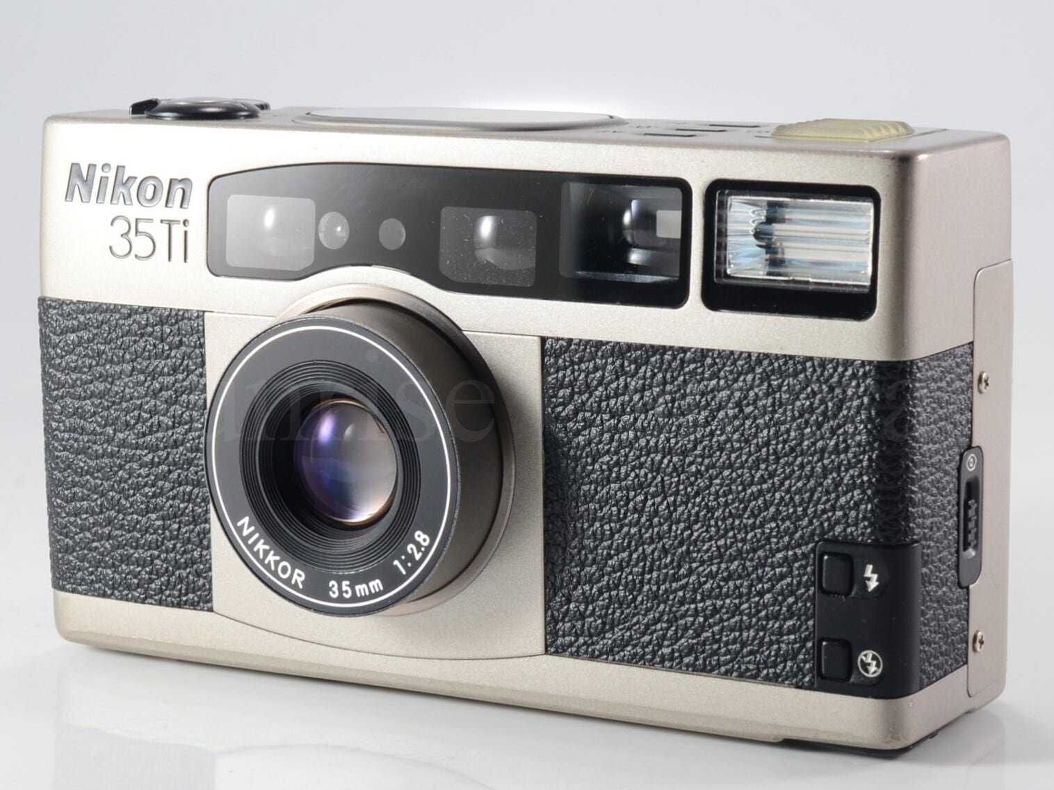 ★極上品★ Nikon 35Ti ニコン 高級コンパクトフィルムカメラ Nikon(ニコン) 高級コンパクトフィルムカメラ 【Nikon 35Ti】【Nikon