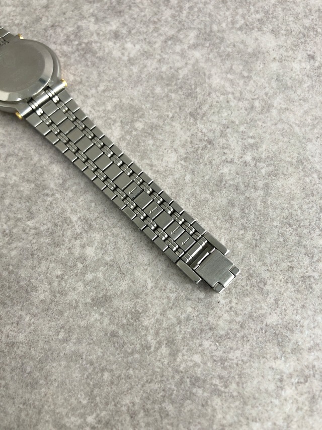 GUCCI グッチ 腕時計 シルバー ゴールド ステンレススチール クウォーツ 9000L vintage ヴィンテージ オールド  5tjs4e